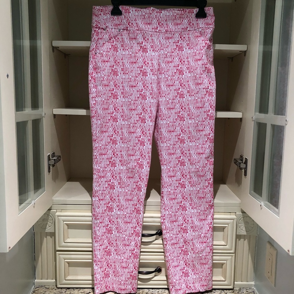 Attyre pink and white spandex & cotton crop pants